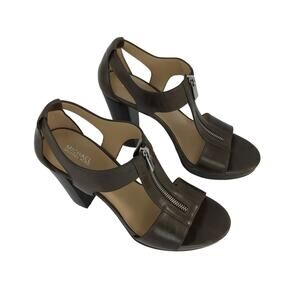 Michael Kors Berkley Women Heels Size 10 T-Strap Chunky Heel Front Zipper detail